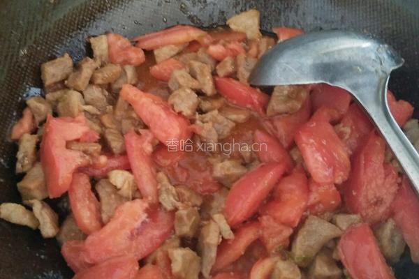 牛肉炒西红柿子的做法图解3