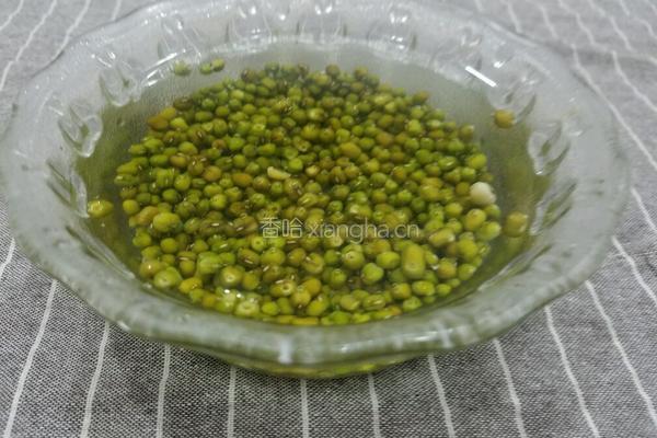 藜麦大米绿豆粥的做法图解2