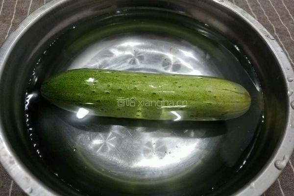 青瓜炒鸡蛋的做法图解1