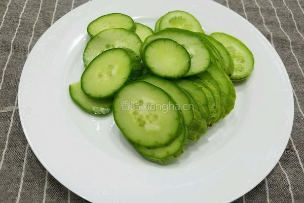 青瓜炒鸡蛋的做法图解3