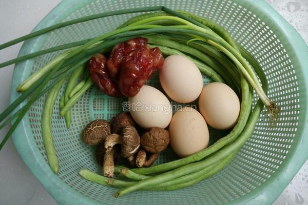 腊味彩疏炒饭的做法图解1
