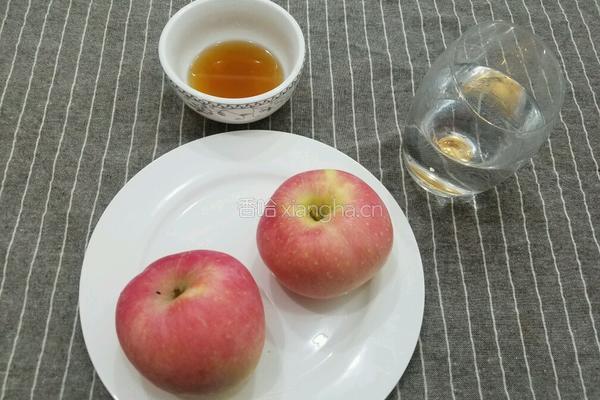 鲜榨苹果汁的做法图解1