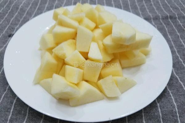鲜榨苹果汁的做法图解3