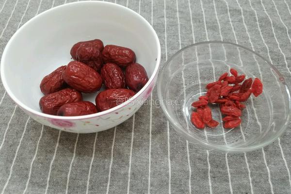 虫草花红枣鸡爪汤的做法图解3