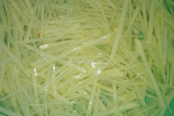 泡椒土豆丝的做法图解2