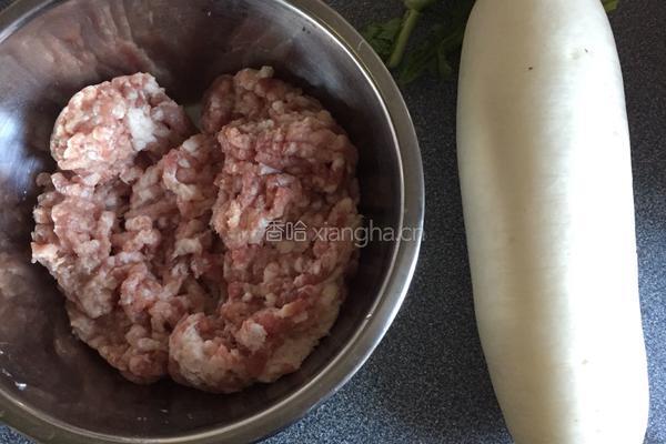 白萝卜猪肉饺子的做法图解4
