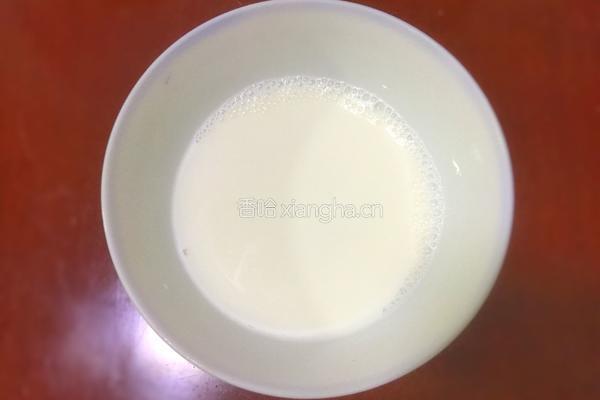 三色花漾戚风的做法图解3