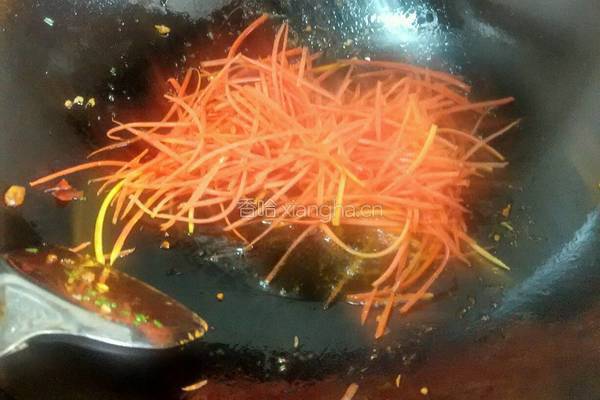 芹菜胡萝卜肉丝的做法图解6
