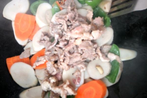 杏鲍菇炒肉的做法图解11