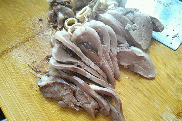 清炖猪心汤的做法图解5