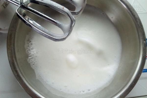 戚风蛋糕的做法图解7
