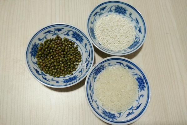 绿豆白米粥的做法图解1