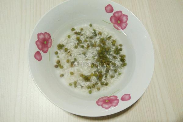 绿豆白米粥的做法图解2