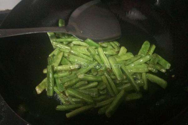 肉片炒豆角的做法图解4