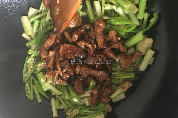 芹菜炒猪肝的做法图解7