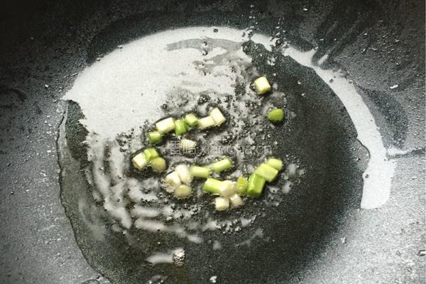 木耳炒千张丝的做法图解4