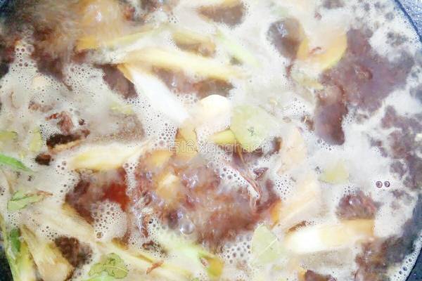 红烧牛肉炖土豆的做法图解12