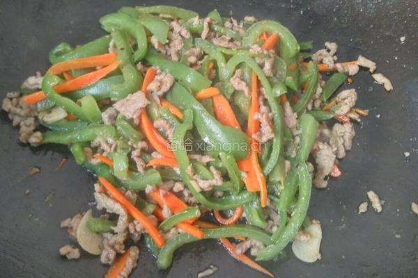 青椒胡萝卜炒肉丝的做法图解12