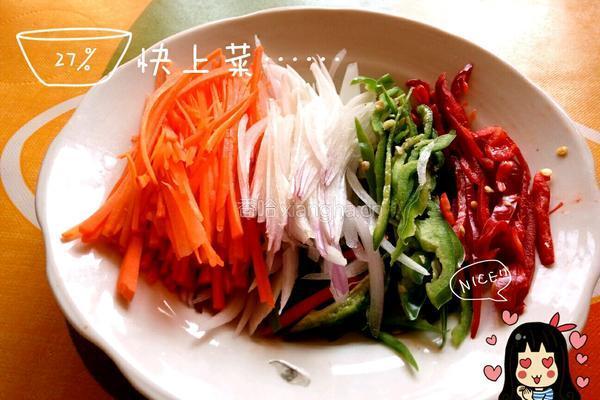 四色素炒面的做法图解2