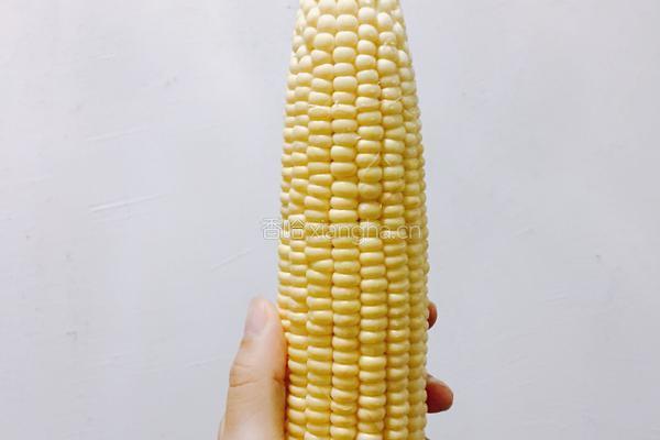 玉米甜汤的做法图解1