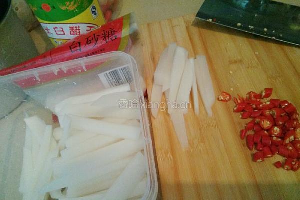 酸辣白萝卜的做法图解1