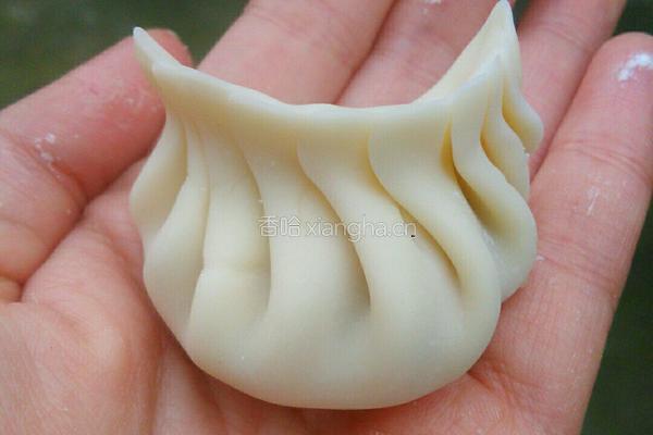 香菇胡萝卜猪肉饺子的做法图解7