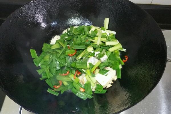 大蒜煎豆腐的做法图解7