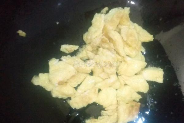 番茄青椒炒饭的做法图解4