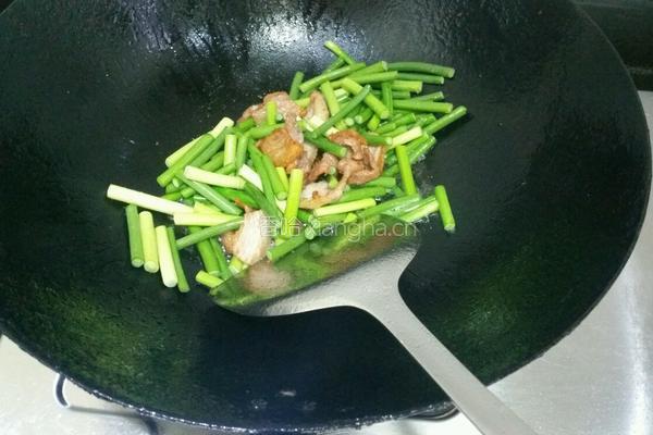蒜苗炒五花肉的做法图解7