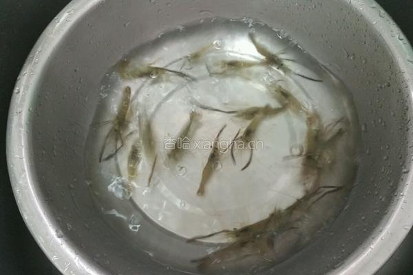萝卜丝炒河虾的做法图解1