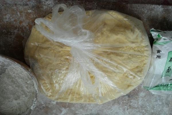贴玉米饼子的做法图解1