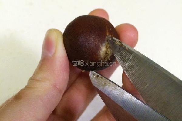 糖烤锥栗的做法图解2
