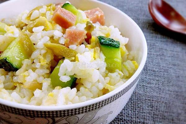 榨菜炒饭的做法图解8