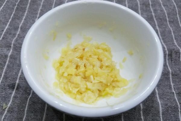 胡萝卜黄瓜拌木耳的做法图解9