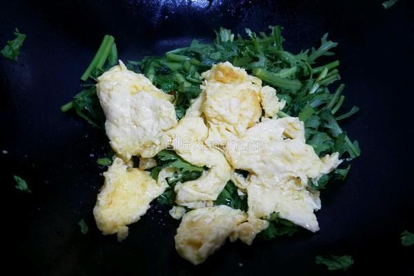 茼蒿菜炒鸡蛋的做法图解8