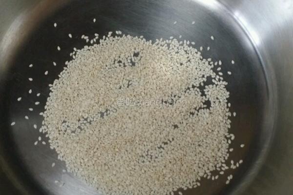 牛奶麻香甜羹的做法图解3
