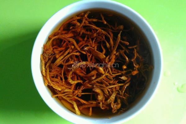 虫草花排骨玉米汤的做法图解3