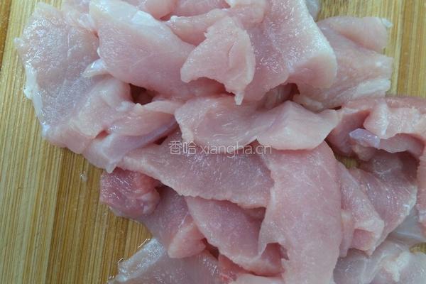 黄瓜炒肉的做法图解1