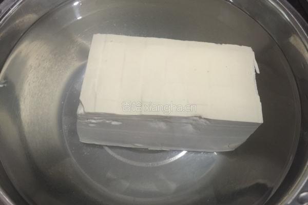 红烧豆腐的做法图解1