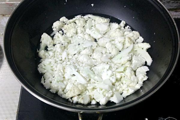 花椰菜炒肉丝的做法图解3