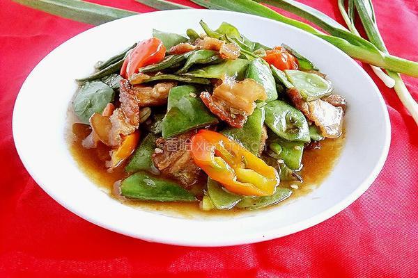 五花肉烧扁豆