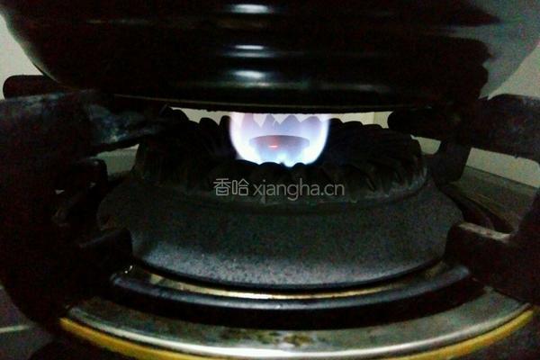 玉米胡萝卜排骨汤的做法图解8