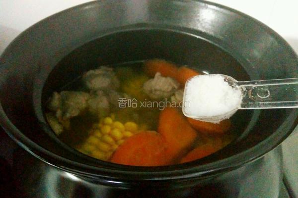 玉米胡萝卜排骨汤的做法图解9