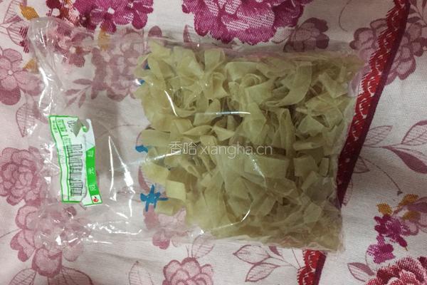 芝麻酱拌干凉皮的做法图解1