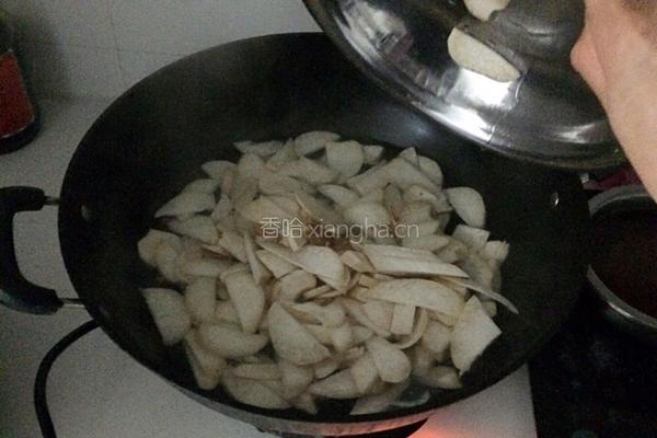 杏鲍菇炒肉的做法图解3