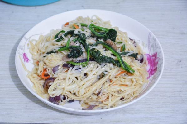 青菜肉丝炒面