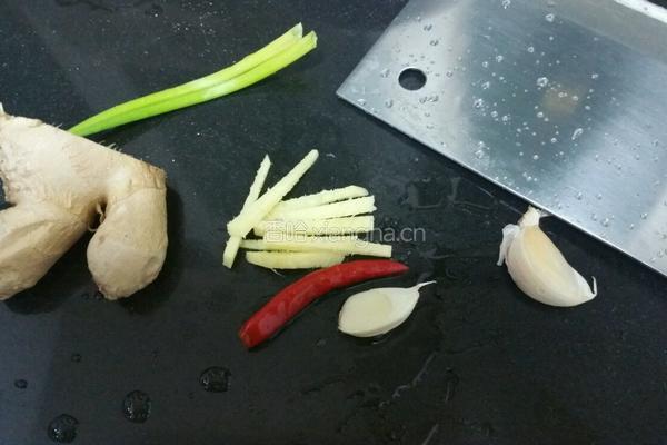 鲢鱼鱼头豆腐煲的做法图解5