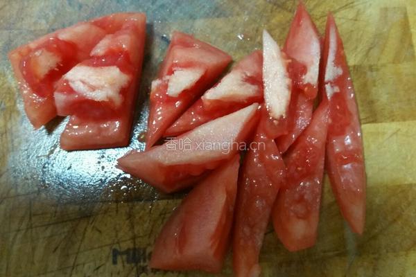 海鲜菇炒西红柿的做法图解4