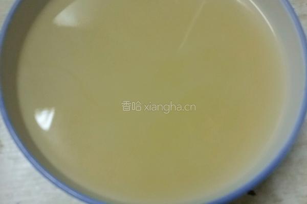 猪肉白菜小米粥的做法图解2