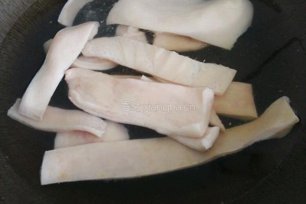 花生卤猪皮的做法图解3
